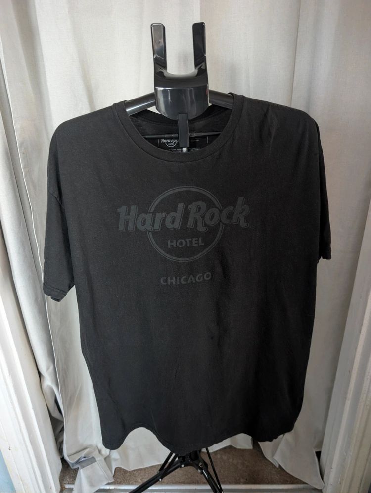 Hard Rock Hotel Chicago T-Shirt Black XL Extra Large Tonal Graphic Cotton Top