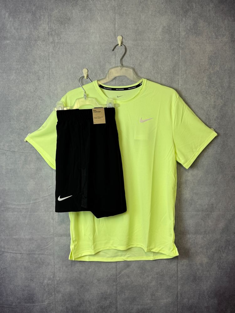 Nike Men's T-shirt and Shorts Set