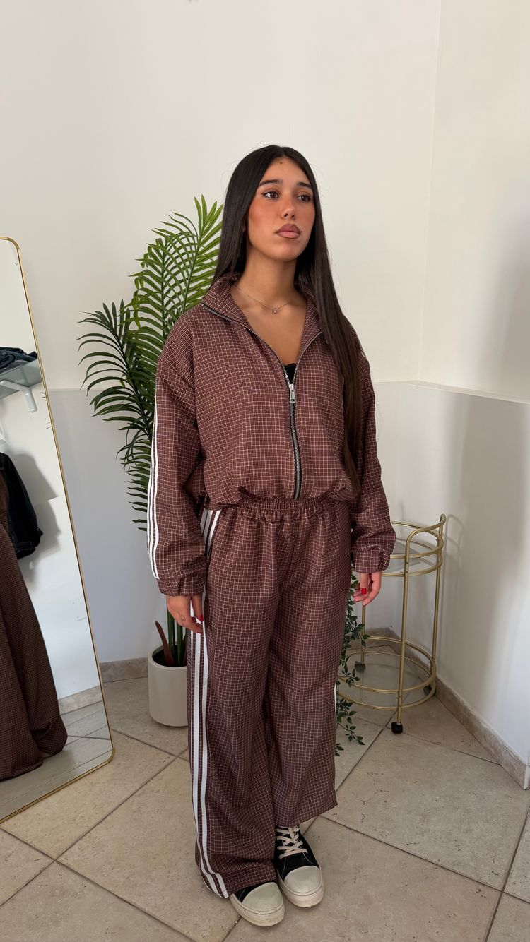 Brown Checkered Zip-Up Jacket And Matching Pants Set image 1