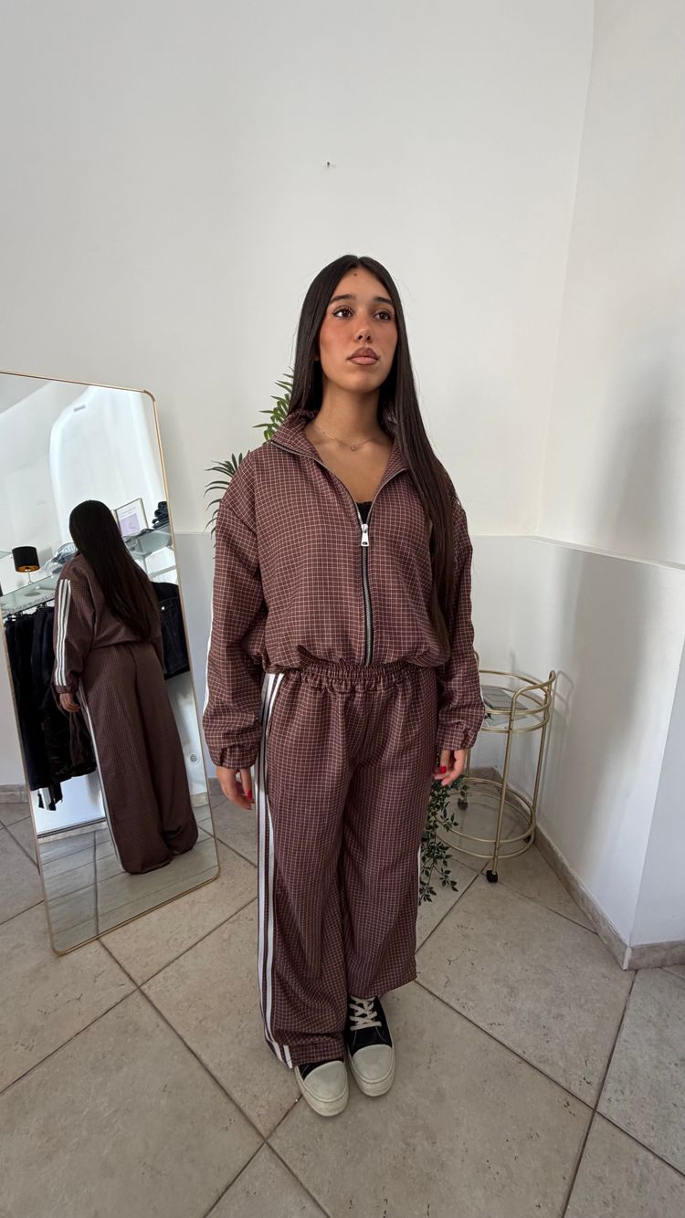 Brown Checkered Zip-Up Jacket And Matching Pants Set image 3