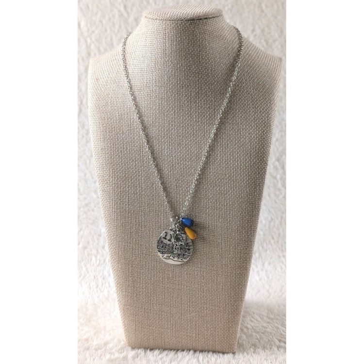 Alphabet Charm Necklace With Colorful Beads And Fairy Charm obraz 3