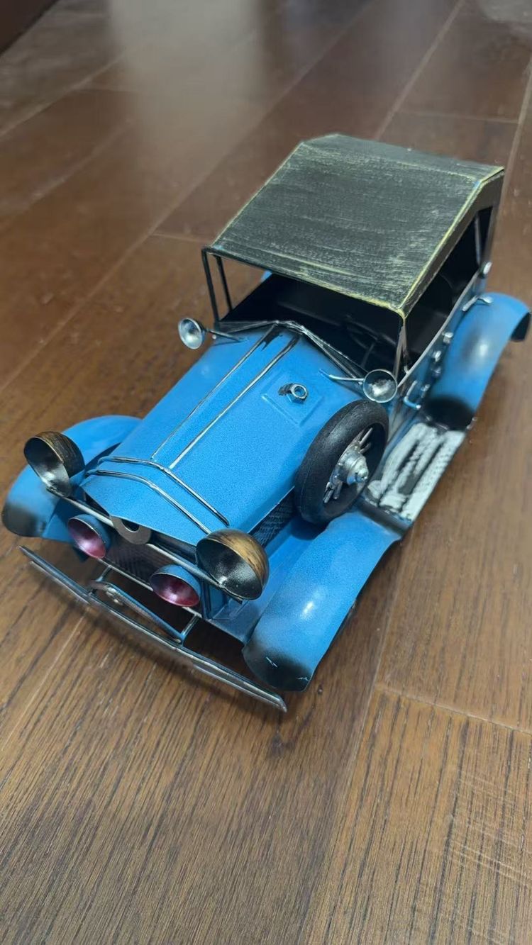 Blue Vintage Toy Car Model obraz 2
