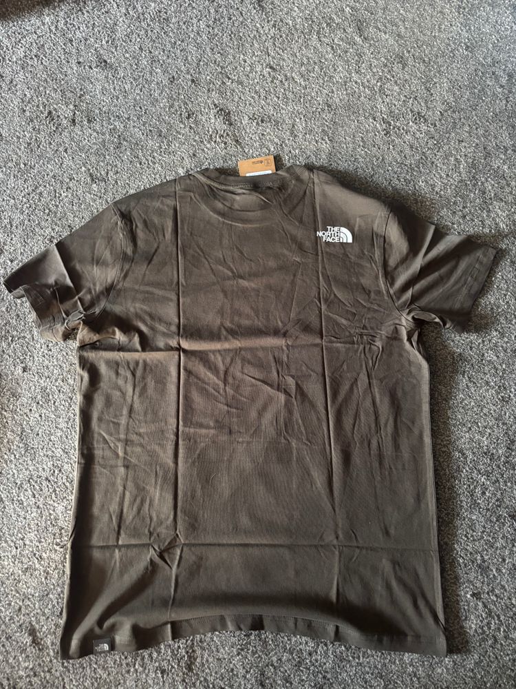 Immagine di The North Face Brown T-Shirt 2