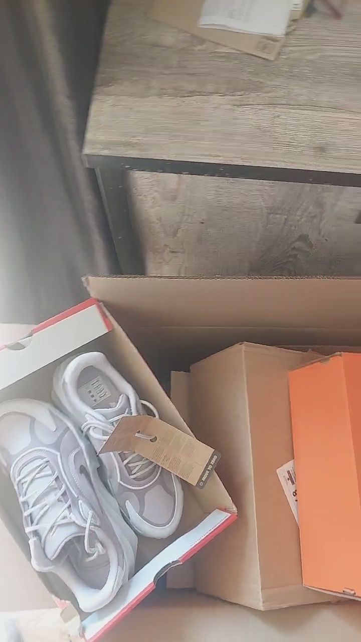Branded Trainers, Men's Womens image 1