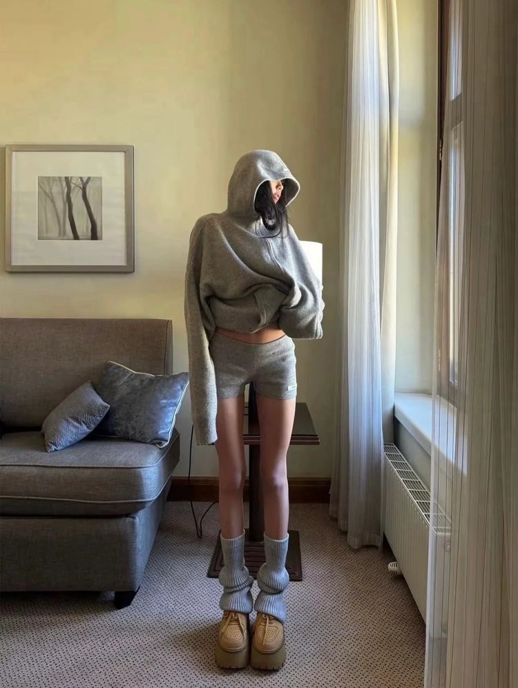 Immagine di Grey Hoodie And Shorts Set 2