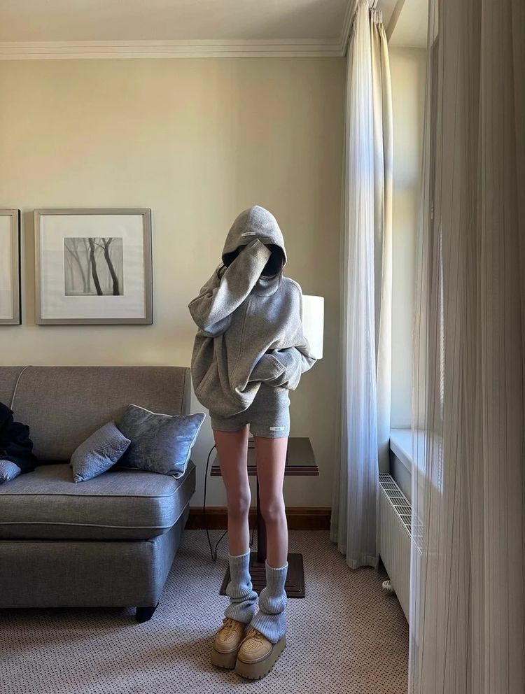 Immagine di Grey Hoodie And Shorts Set 3