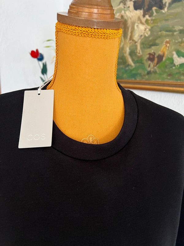 Hermoso vestido COS minimalista 🤩 de manga larga 100% Viscosa (69€) imagen 2