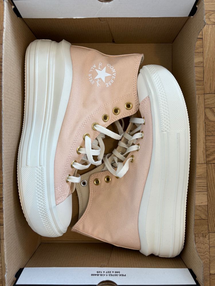 Immagine di Converse High-Top Sneakers 2