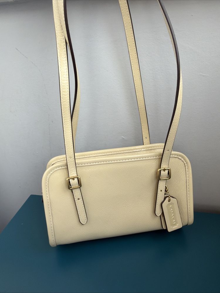 314 Coach Swing Zip Bag 20 Crinkle Patent Leather Moonlight Yellow BN Ltd Re Ed image 8
