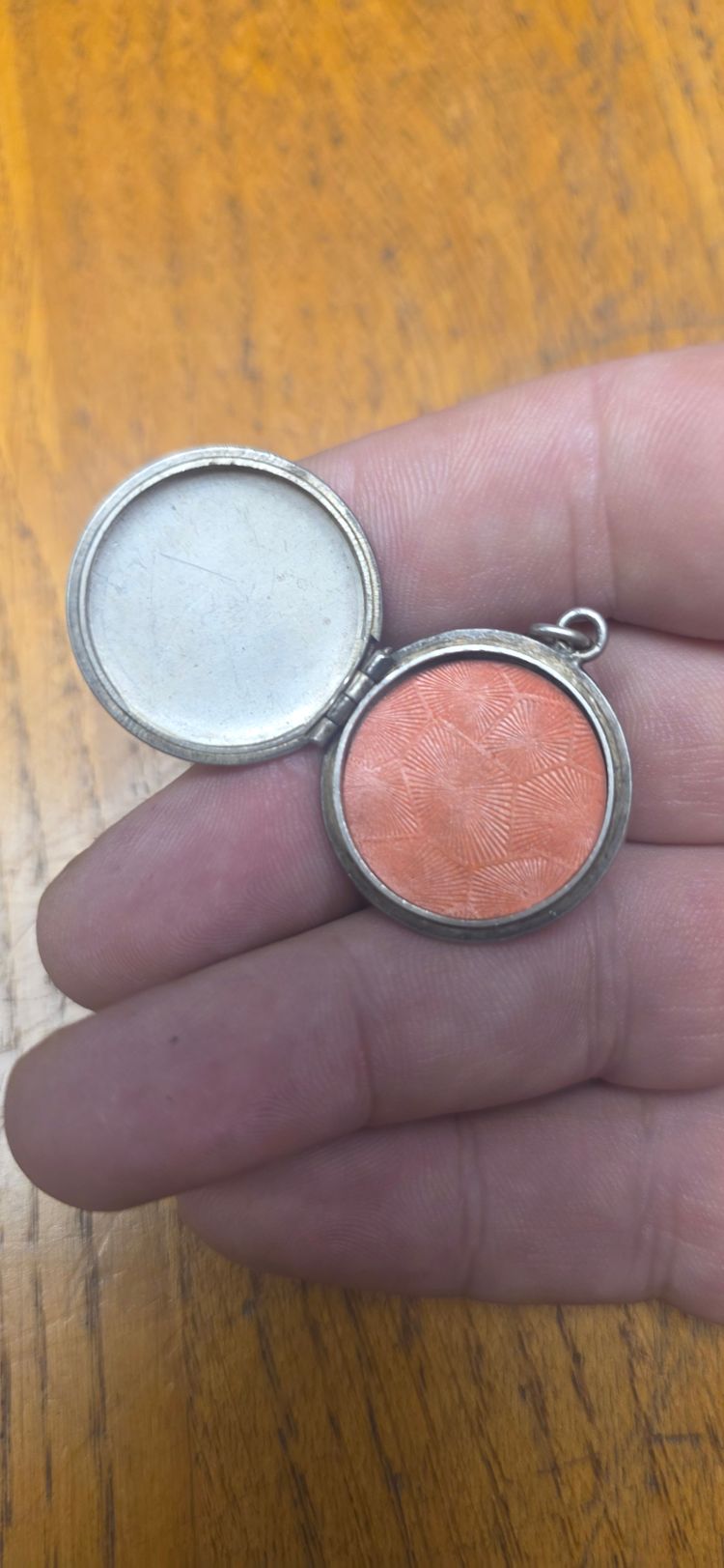 Round Silver Locket Pendant extremely heavy  imagen 4