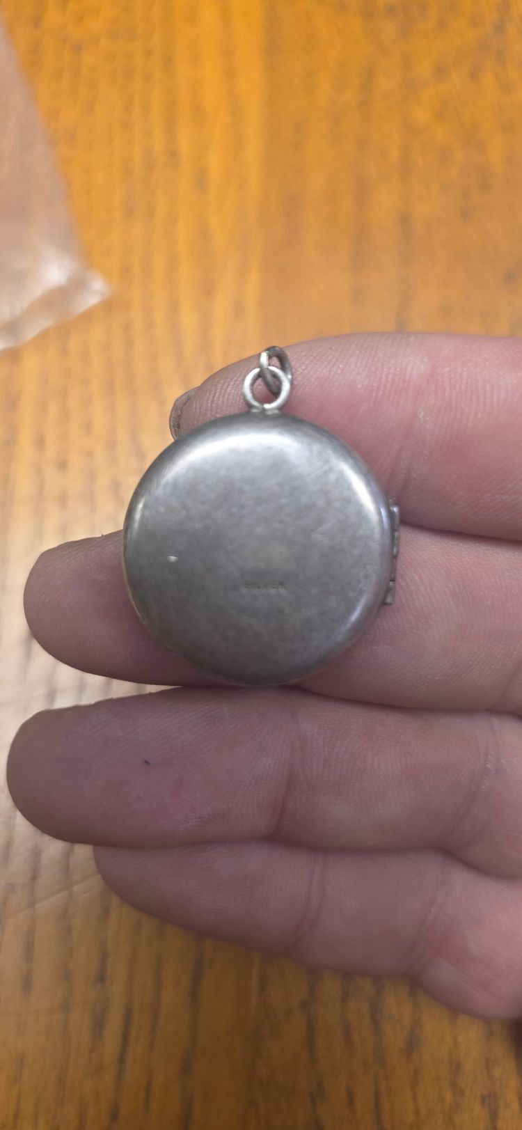 Round Silver Locket Pendant extremely heavy  imagen 3