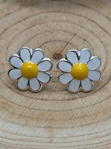 Daisy Flower Stud Earrings 3