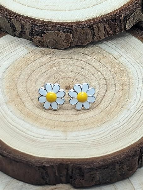 Daisy Flower Stud Earrings 4