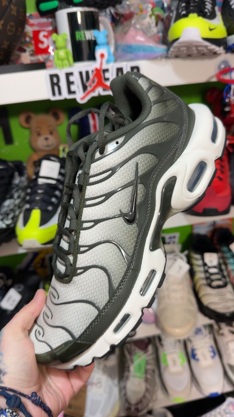 Nike Running Shoe Tn new 