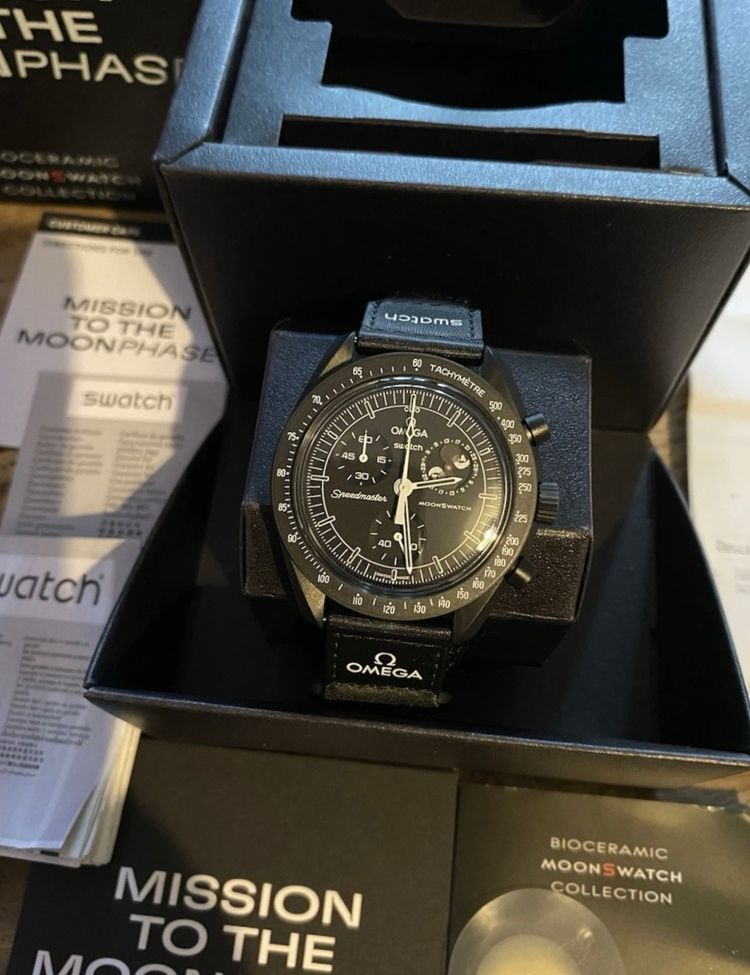 Omega Speedmaster Moonswatch Mission To The Moon Phase (Dark Snoopy)