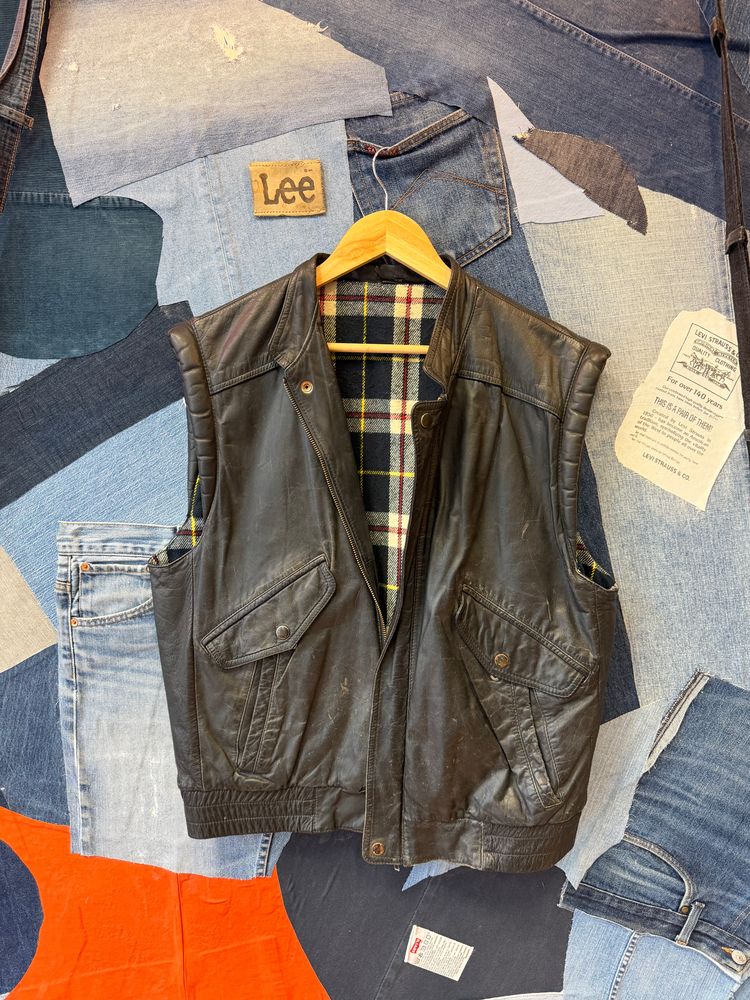 Li-Ning Black Leather Vest With Plaid Lining product image
