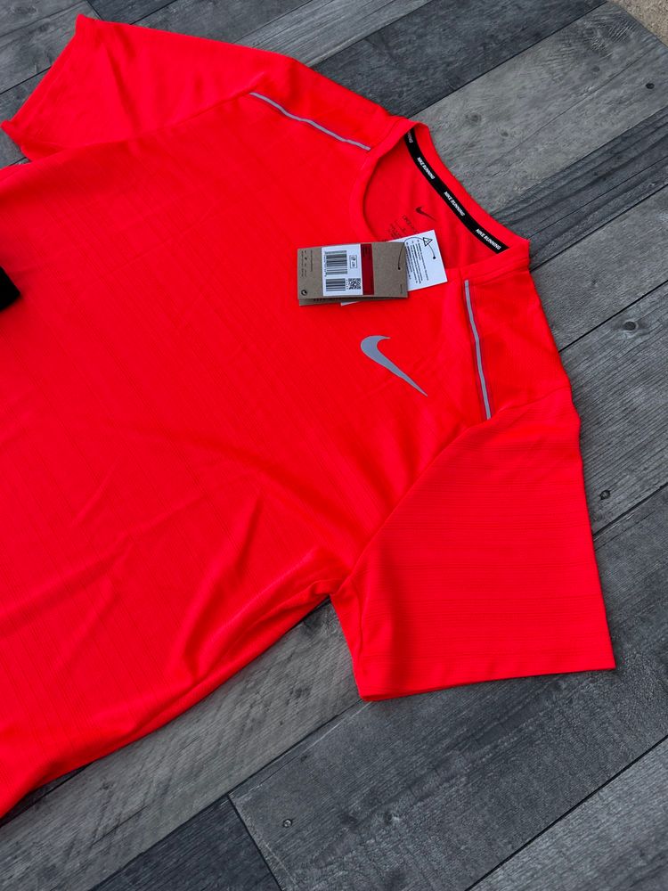 Nike Dri-Fit 1.0 Miler T-shirt & Short Set - ‘Crimson Red’ - Size Large   4
