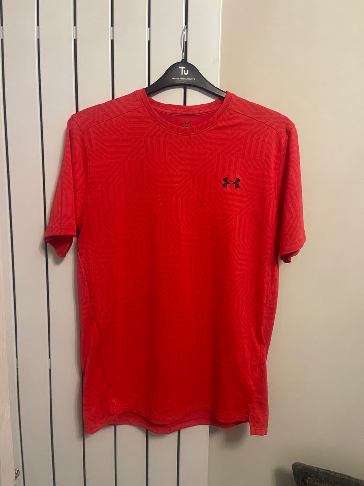 Under Armour Under Armour Red Short Sleeve T-Shirt imagen del producto