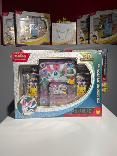 Pokémon 30Th Anniversary Sylveon Gx Collection