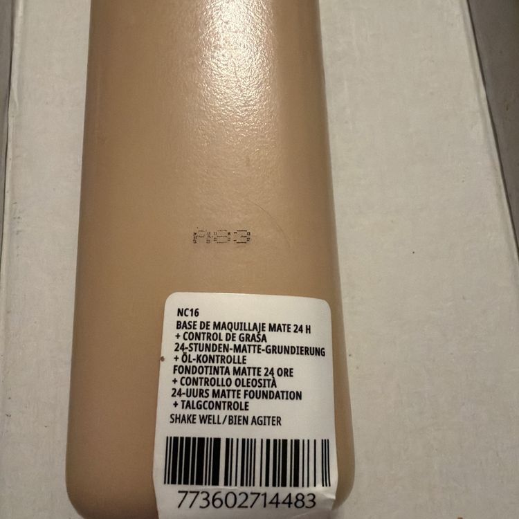 MAC Studio Fix Fluid Foundation Matte Oil Control NC16 180ml BN image 1