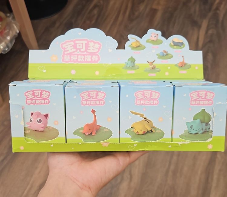 Pokémon Pokémon Collectible Figures And Trading Card Packs product image