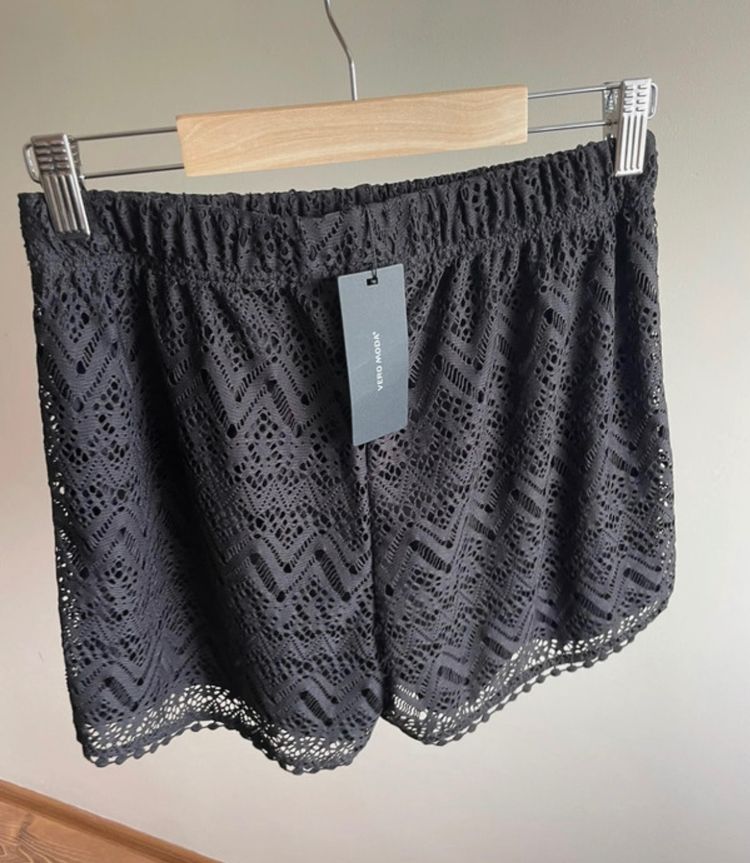 Vero Moda Vero Moda Black Lace Shorts product image