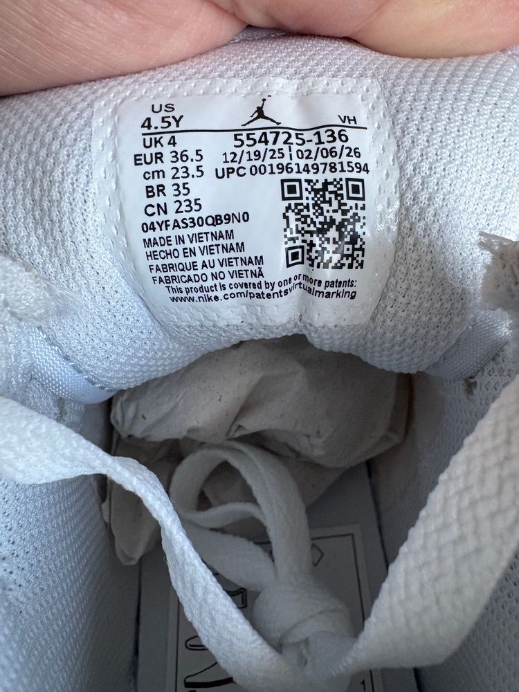 Air Jordan 1 Mid Gs White Sneakers image 6