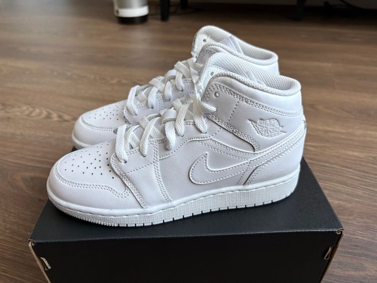 Air Jordan 1 Mid Gs White Sneakers image 1