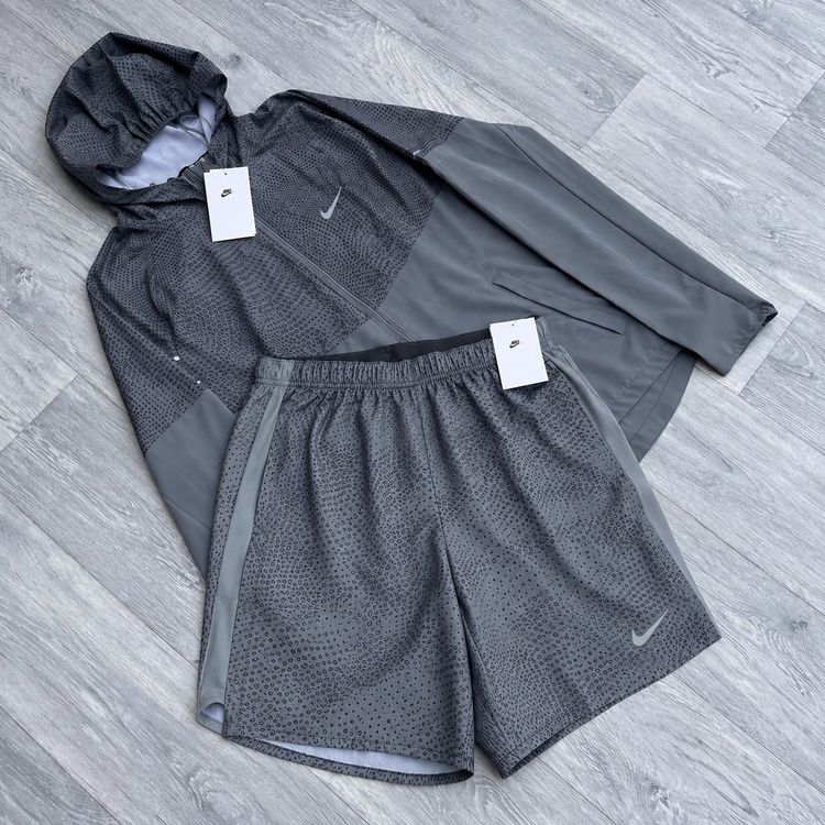 Nike Festival Miler Zip Windbreaker Jacket and 7" Challenger Shorts Set - Grey obraz 1