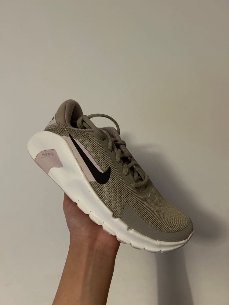 Nike Flex Train Uk 3 and 3.5 