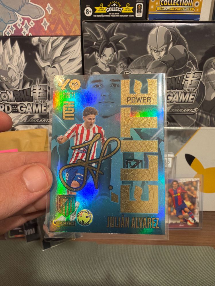 Panini Julian Alvarez Firma MegaCracks 2026-27 product image