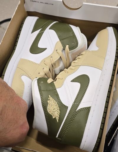 Nike Air Jordan 1 Mid Sneakers