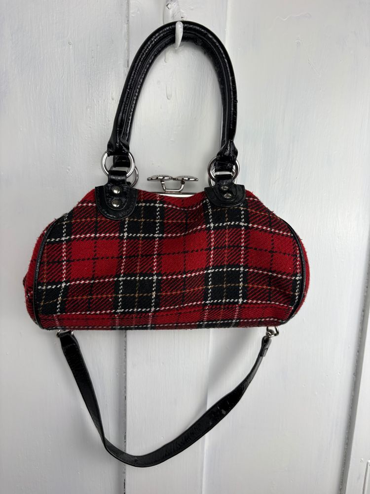 Y2K Plaid Handbag With Black Handles And Silver Clasp 2