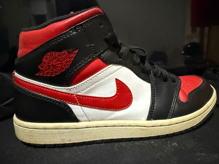 Nike Air Jordan 1 Mid Sneakers 3