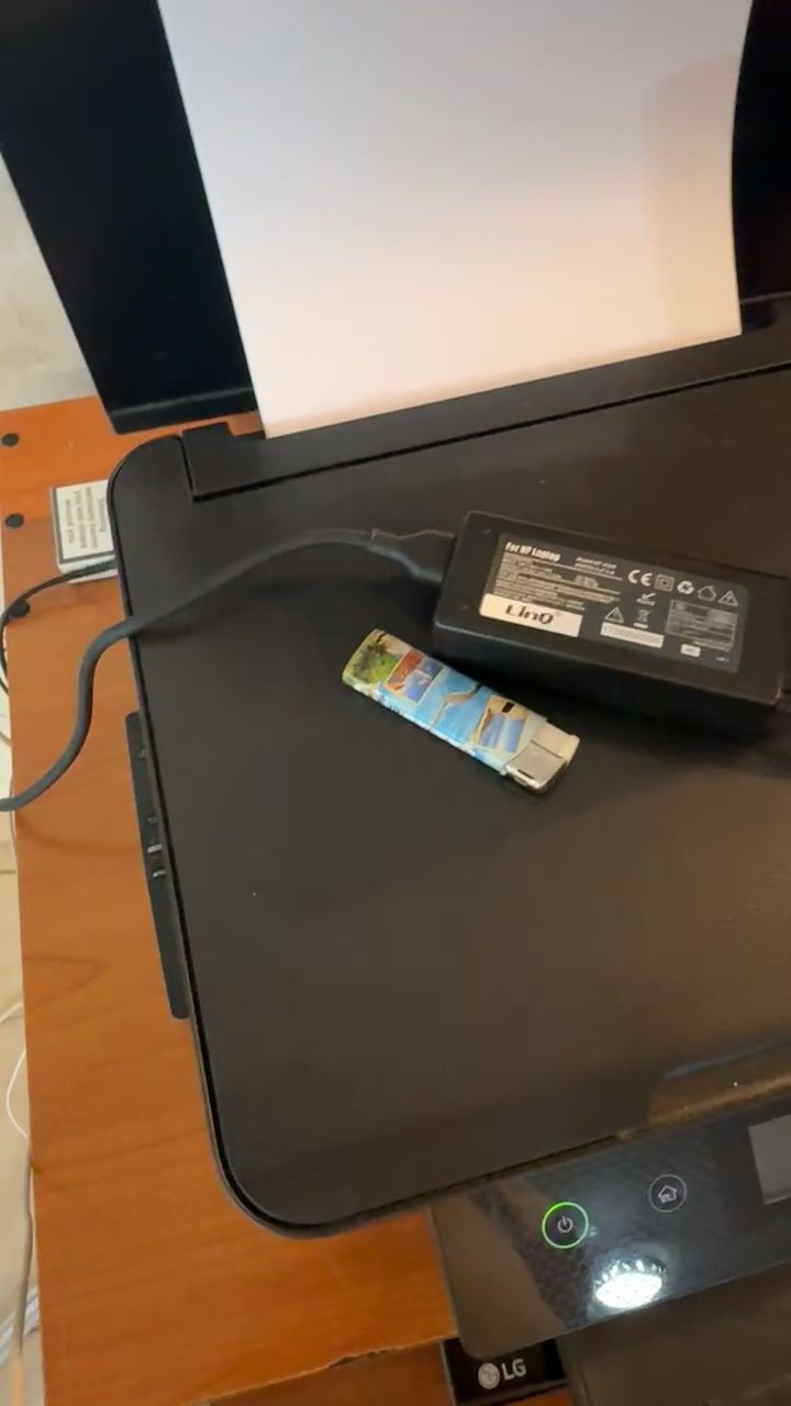 Lino Lino Laptop Power Adapter product image