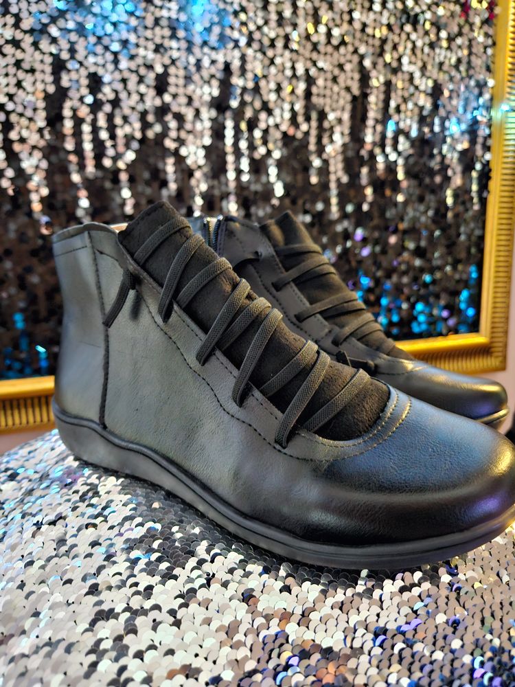 Immagine di Black Leather Ankle Boots 3