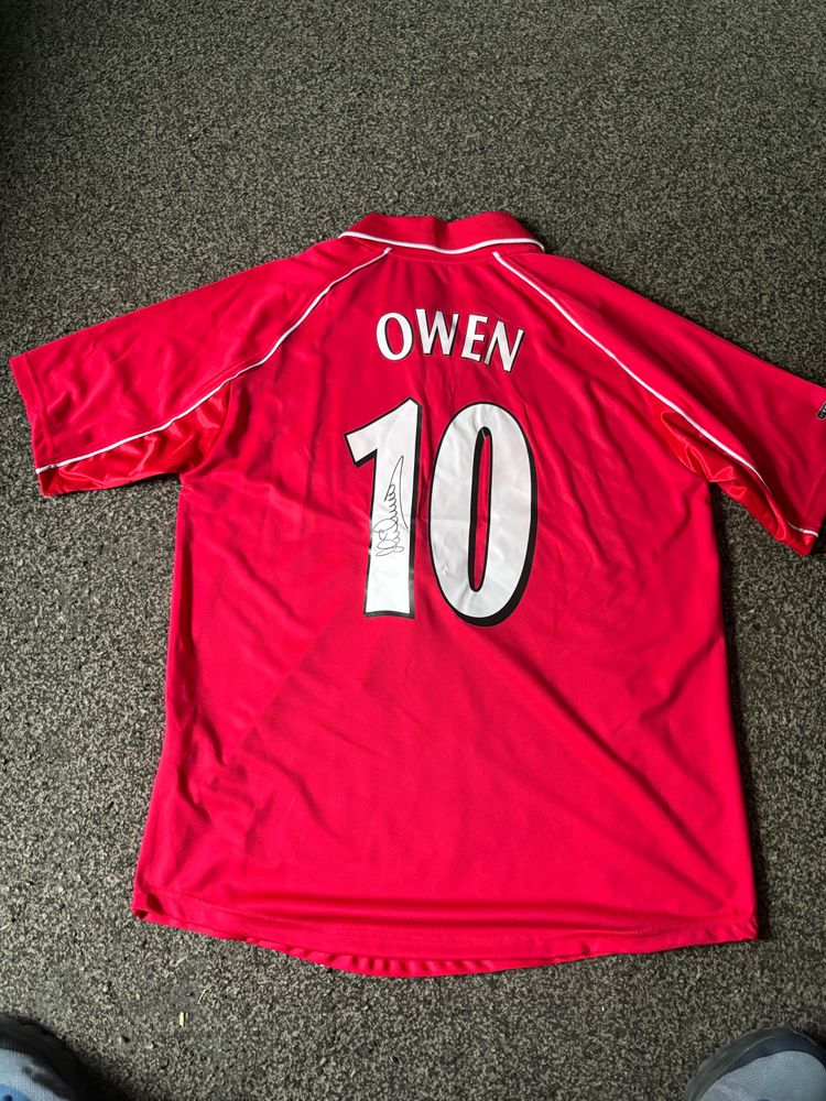Michael Owen signed shirt 3