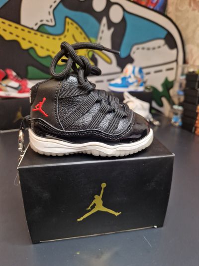 Jordan Baby Sneaker Keychain With Usb Ports