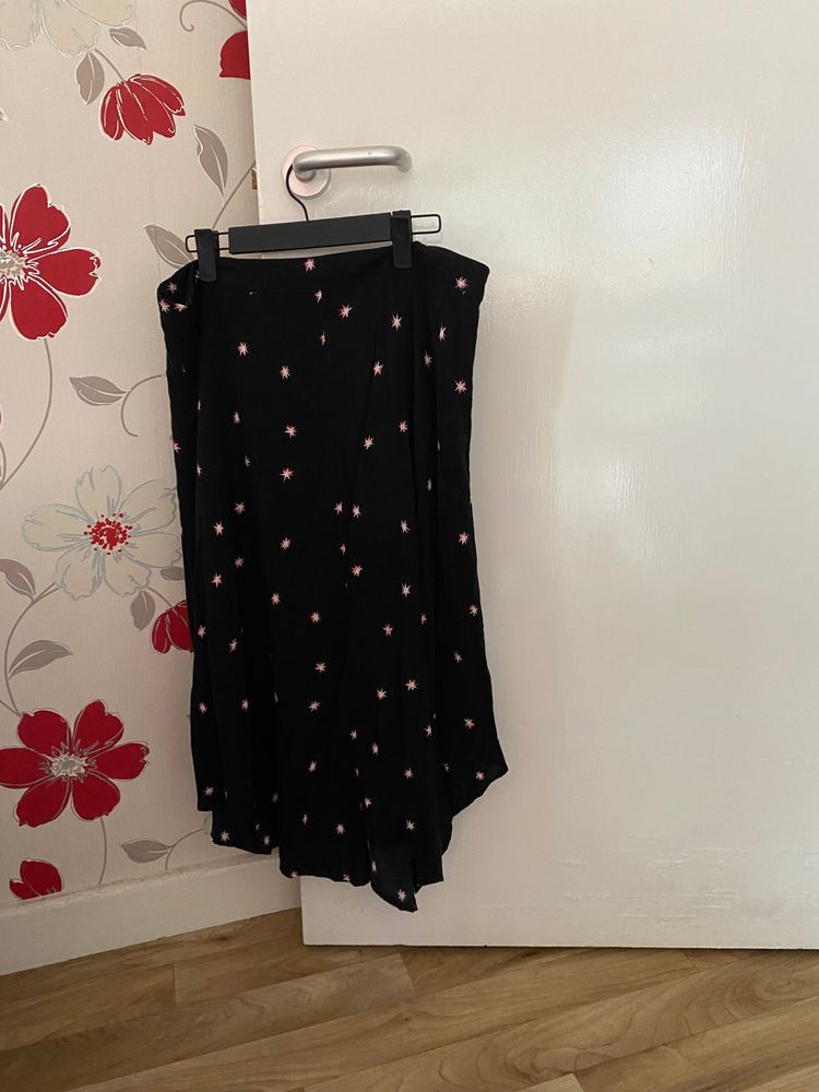Hush size 14 black skirt with small floral print