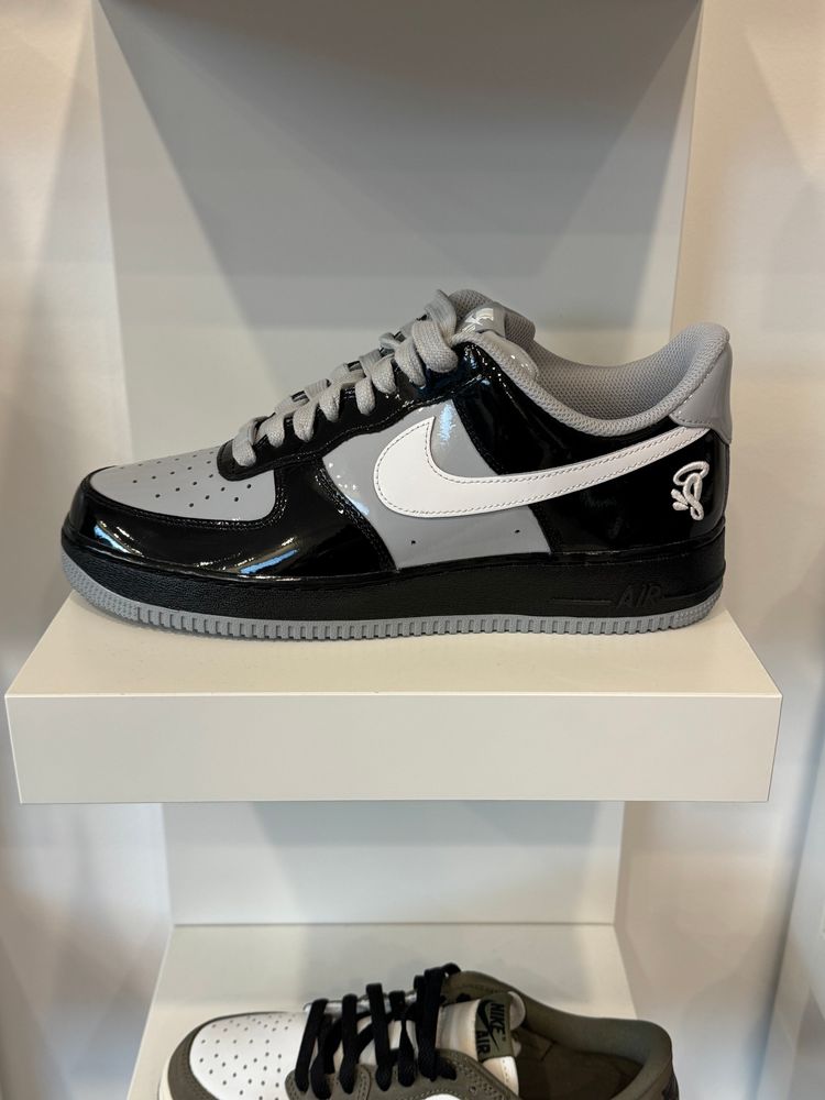 Nike Low-Top Sneakers