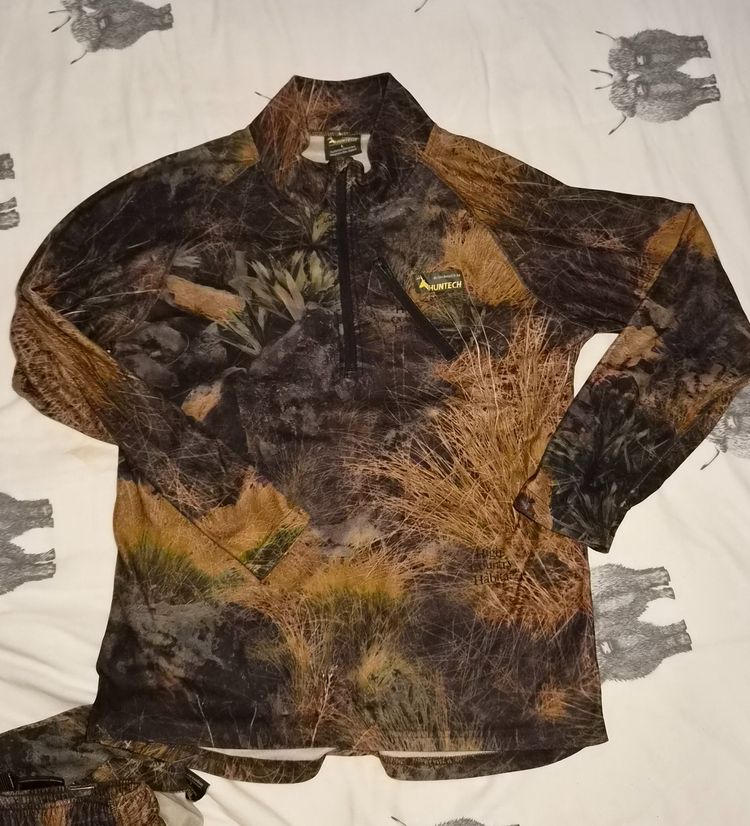 Huntech Camouflage Hunting Clothing Set image 4
