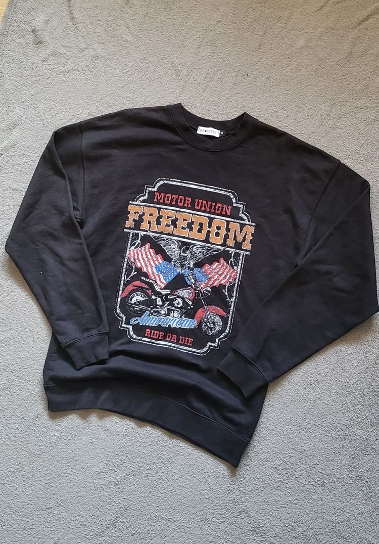 Black Sweatshirt With Graphic Print