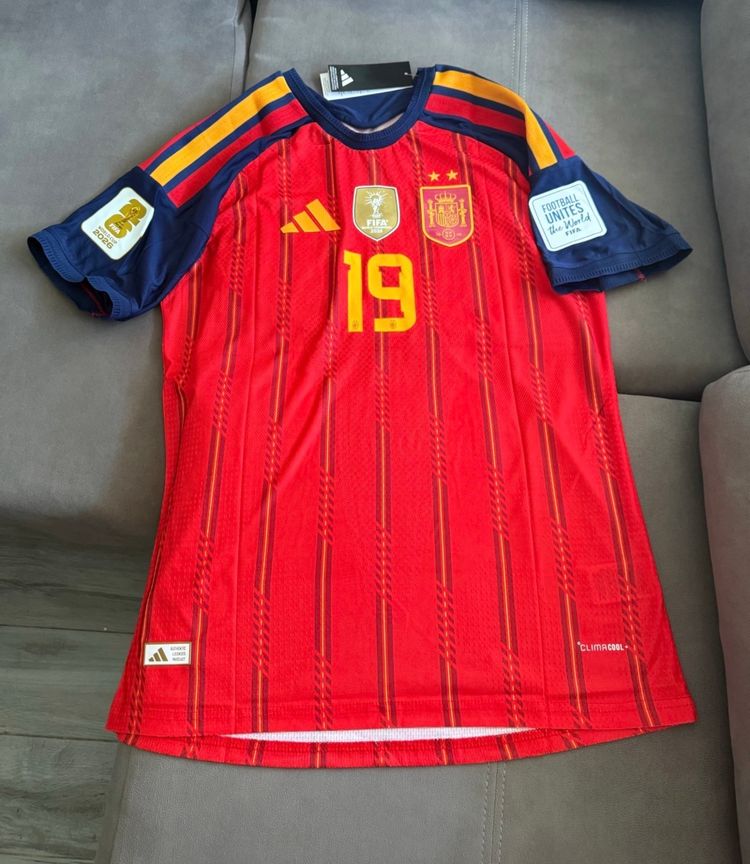 España nueva camiseta talla XL versión jugador sin estrenar!!