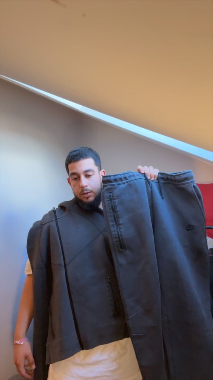 nike tech fleece xl boys tracksuit