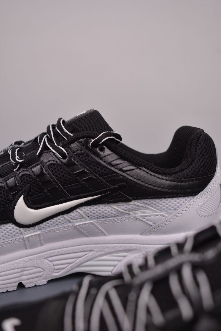Nike Black And White Sneakers 4