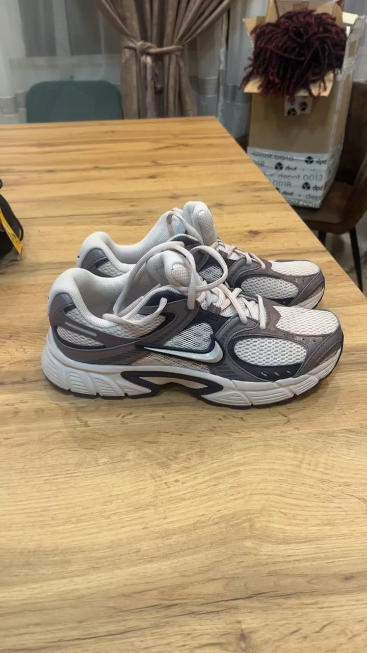 Nike V5 RNR image 1