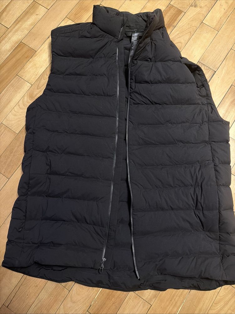 Lululemon Men’s Navigator Goose Down Gilet Vest Black Medium image 1