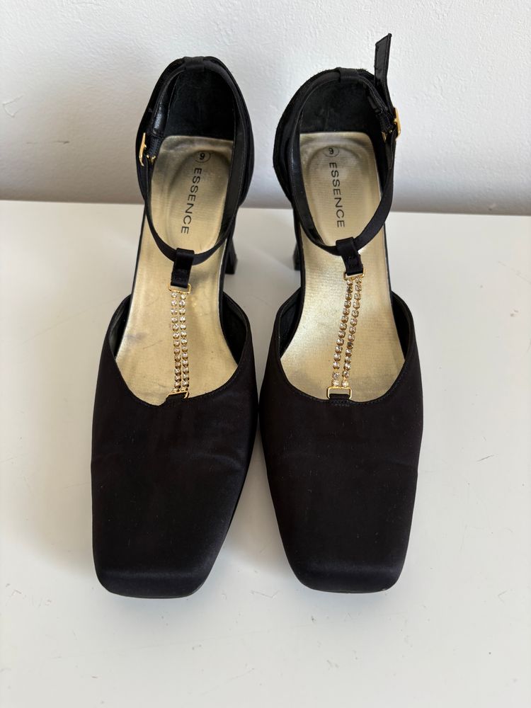 Essence Black Fabric Upper Heels With Chain Detail 2