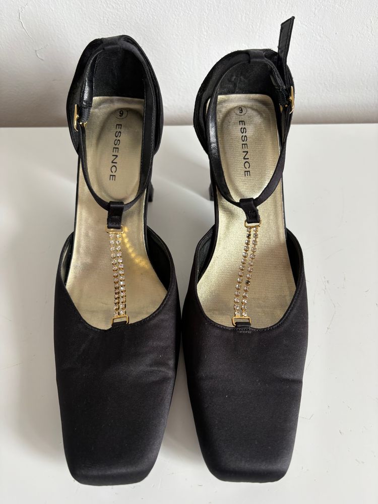 Essence Black Fabric Upper Heels With Chain Detail 4