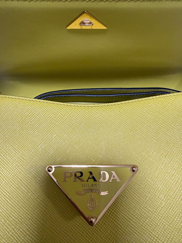 Borsa a spalla Prada in Saffiano con pattina imagen 2